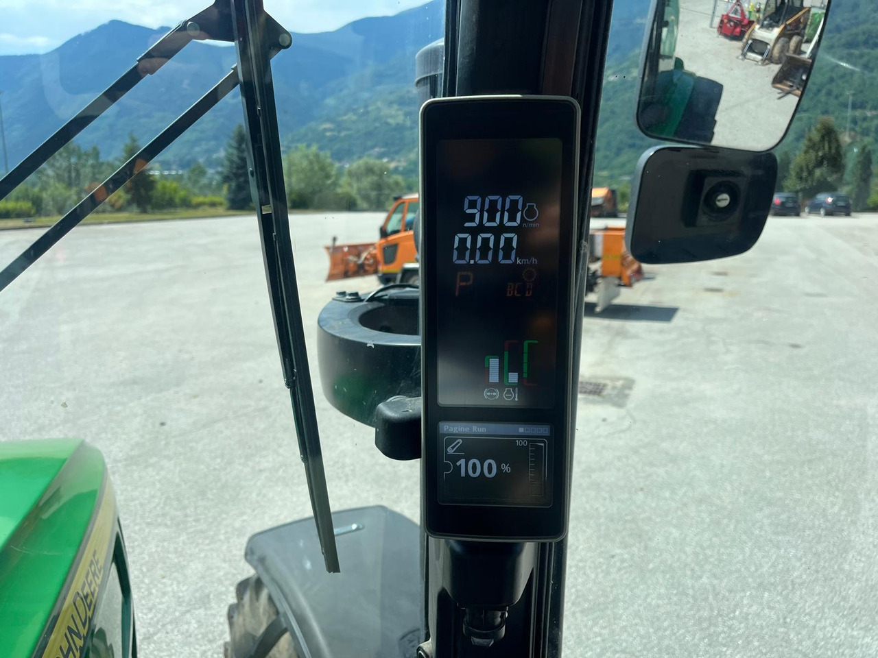 Tractor JOHN DEERE 5115R: foto 17