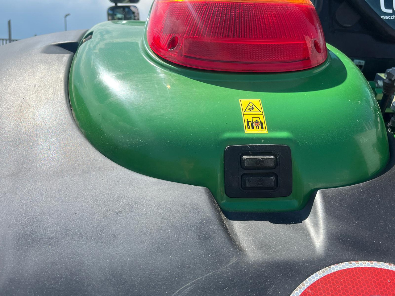 Tractor JOHN DEERE 5115R: foto 9