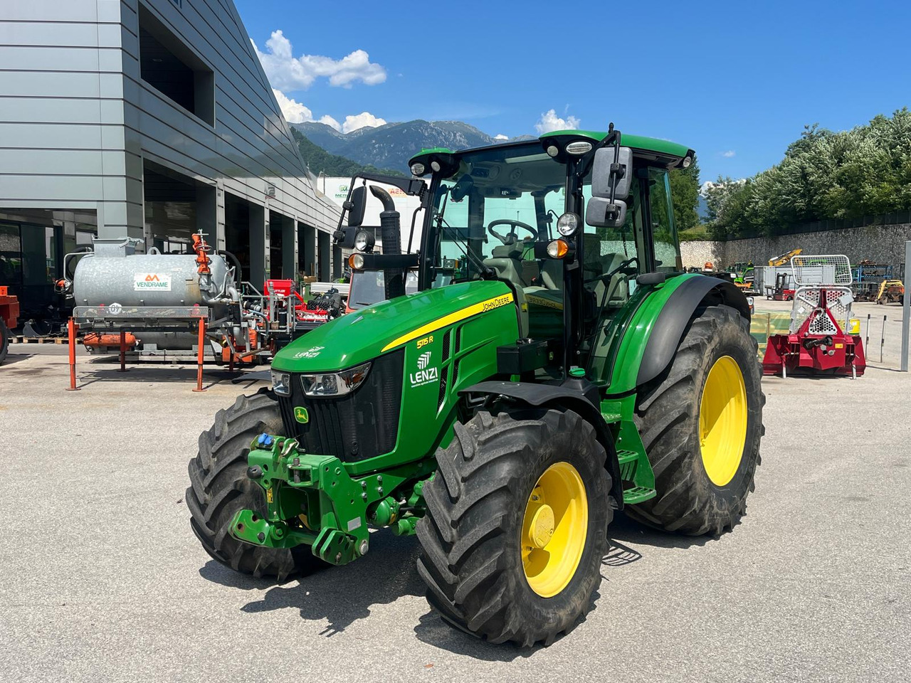 JOHN DEERE 5115R - Tractor: foto 2 JOHN DEERE 5115R - Tractor: foto 2