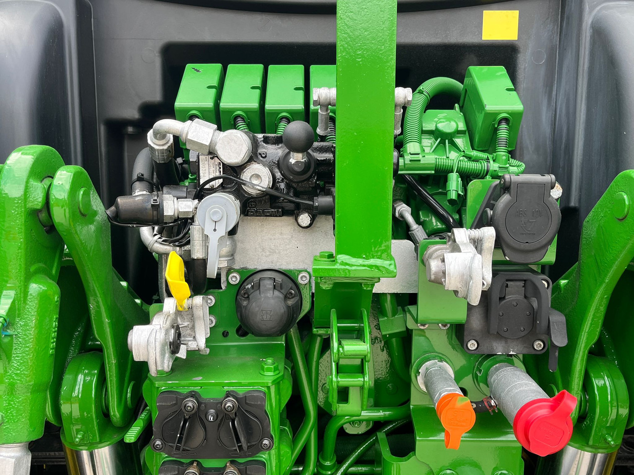 Tractor JOHN DEERE 6130R: foto 11
