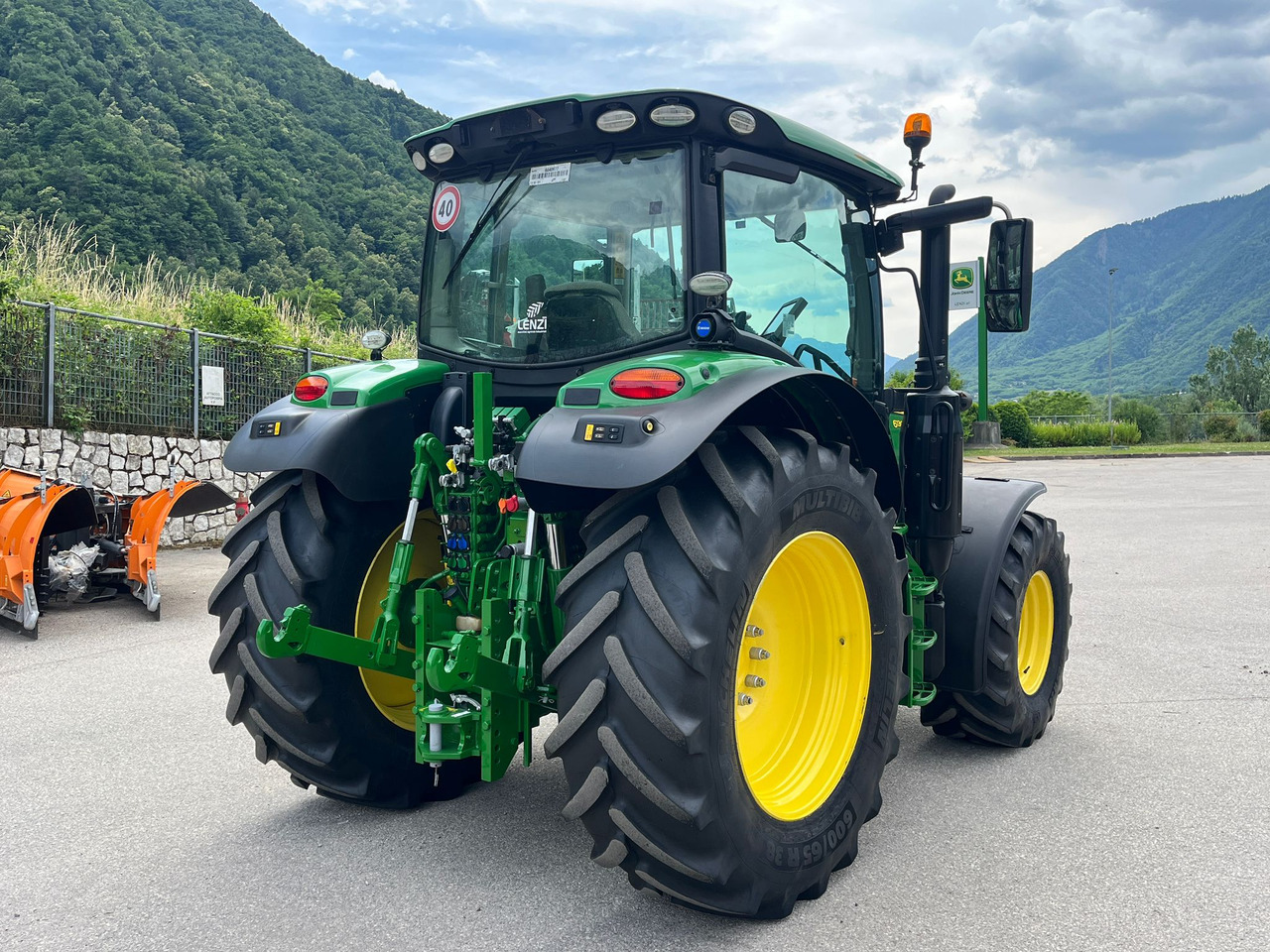 Tractor JOHN DEERE 6130R: foto 9