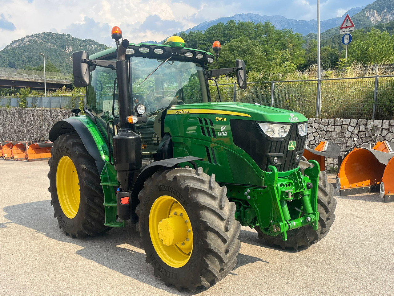 JOHN DEERE 6145 R - Tractor: foto 4 JOHN DEERE 6145 R - Tractor: foto 4