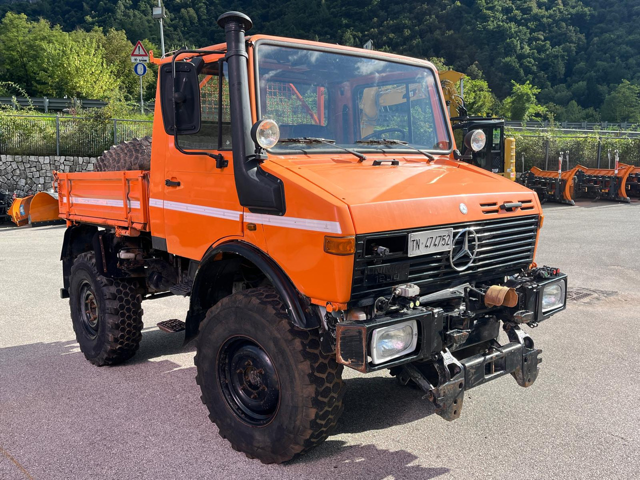 MERCEDES BENZ UNIMOG U1200 – 70 - Camión volquete: foto 4 MERCEDES BENZ UNIMOG U1200 – 70 - Camión volquete: foto 4