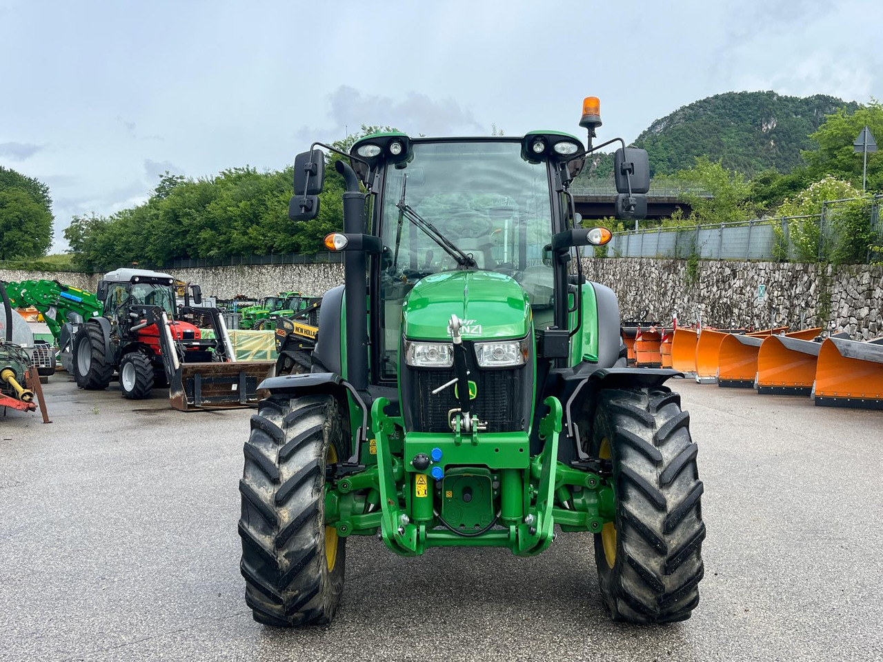 TRATTORE JOHN DEERE 5115R - Tractor: foto 3 TRATTORE JOHN DEERE 5115R - Tractor: foto 3