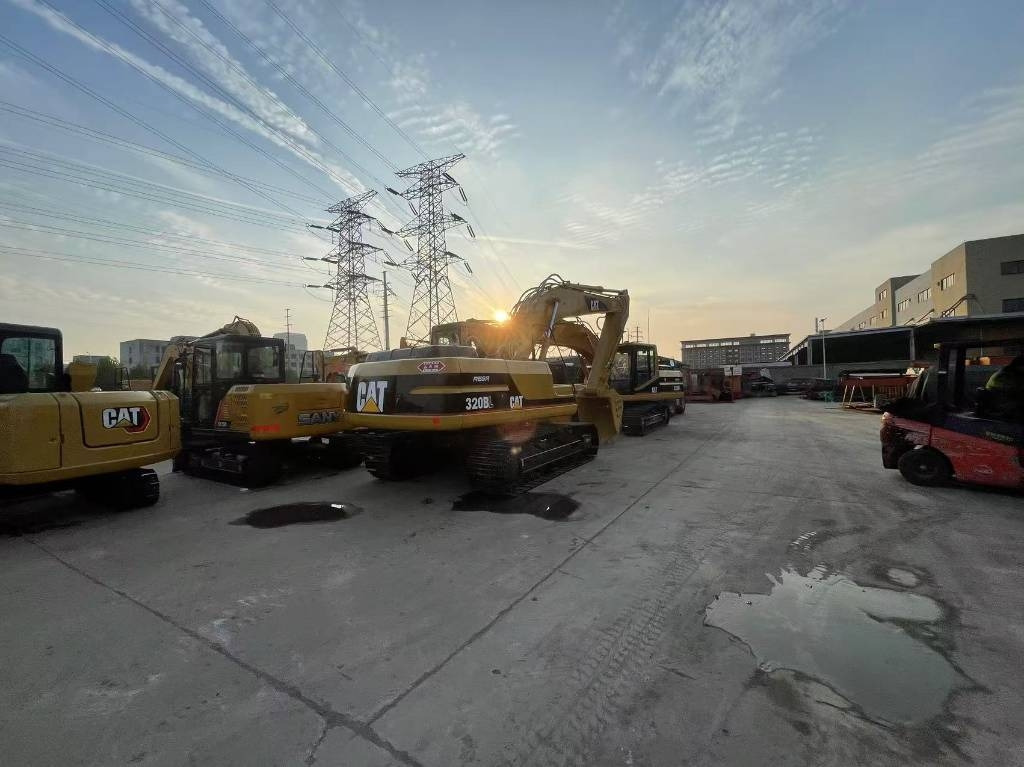 CAT 320 B - Excavadora de cadenas: foto 1 CAT 320 B - Excavadora de cadenas: foto 1