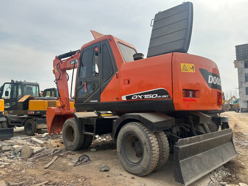 Doosan DH 150 W-7  - Excavadora de ruedas: foto 1 Doosan DH 150 W-7  - Excavadora de ruedas: foto 1