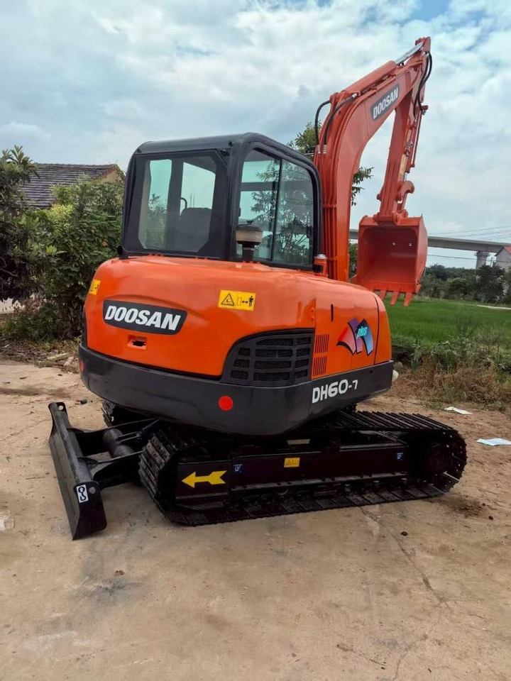 Doosan DH 60-7  - Miniexcavadora: foto 2 Doosan DH 60-7  - Miniexcavadora: foto 2