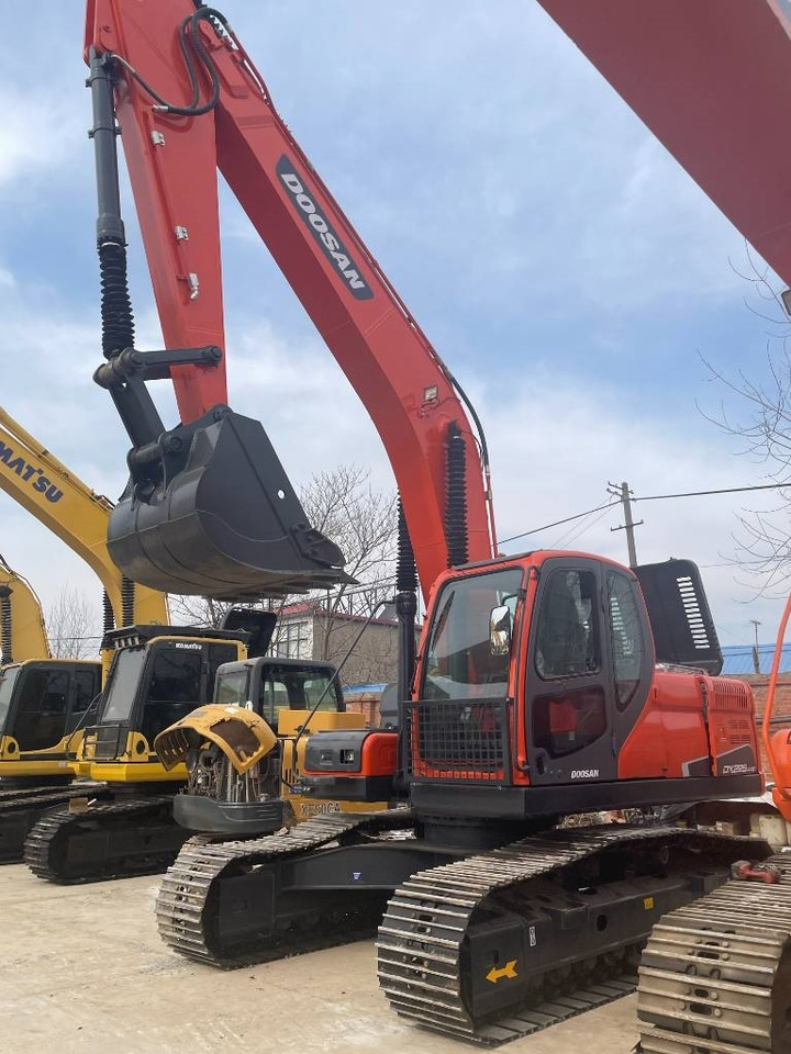 Doosan DX 225 LC - Excavadora de cadenas: foto 1 Doosan DX 225 LC - Excavadora de cadenas: foto 1