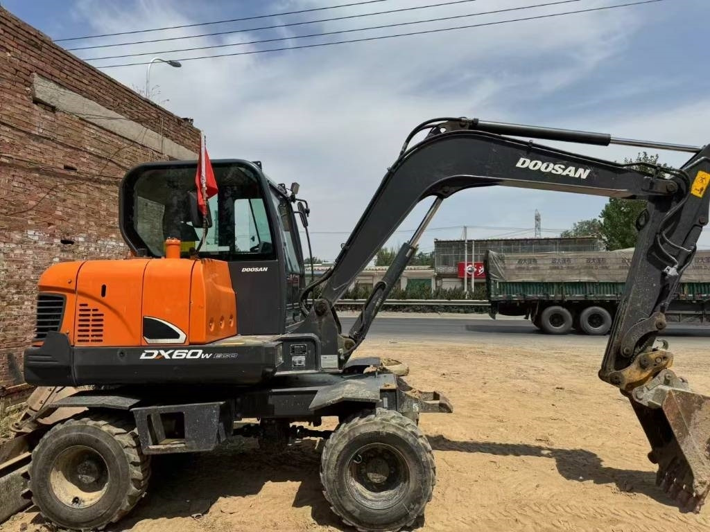 Doosan DX 60 - Miniexcavadora: foto 1 Doosan DX 60 - Miniexcavadora: foto 1
