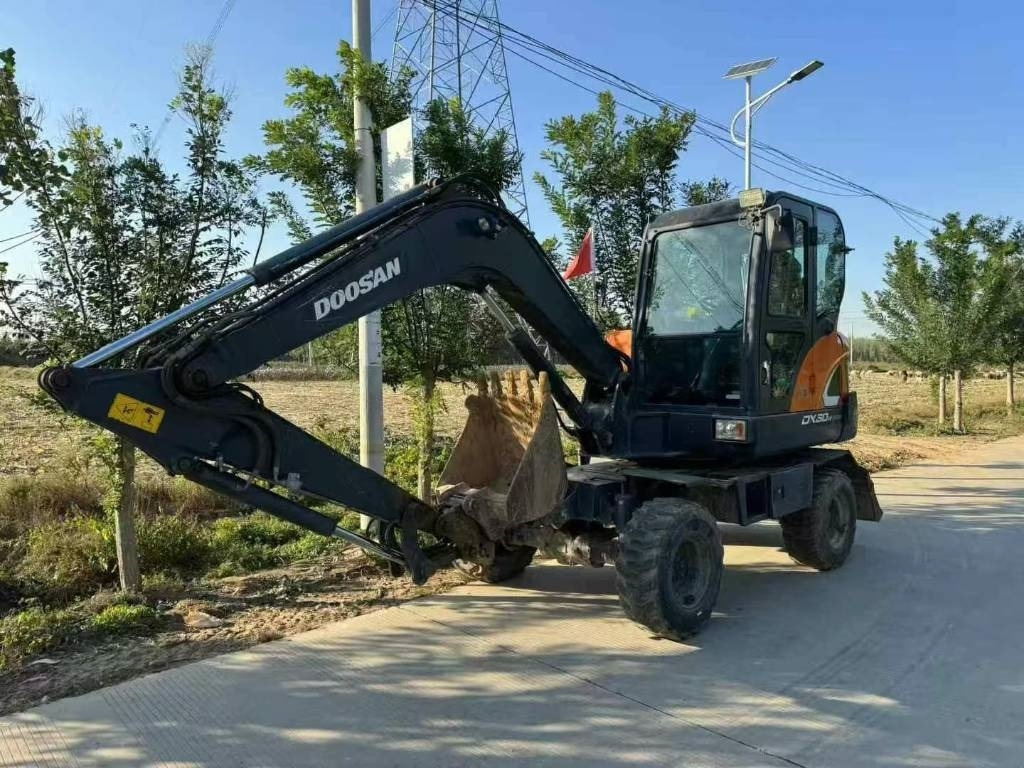 Doosan DX 60 - Miniexcavadora: foto 3 Doosan DX 60 - Miniexcavadora: foto 3