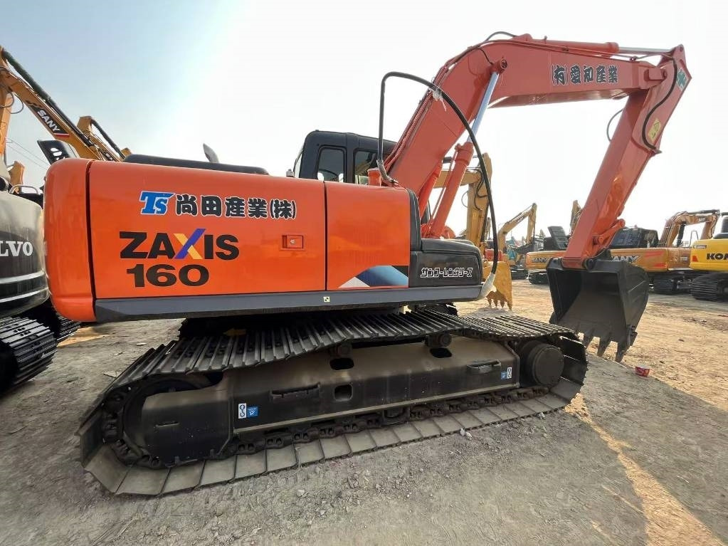 Hitachi ZX 160 LC - Excavadora de cadenas: foto 1 Hitachi ZX 160 LC - Excavadora de cadenas: foto 1