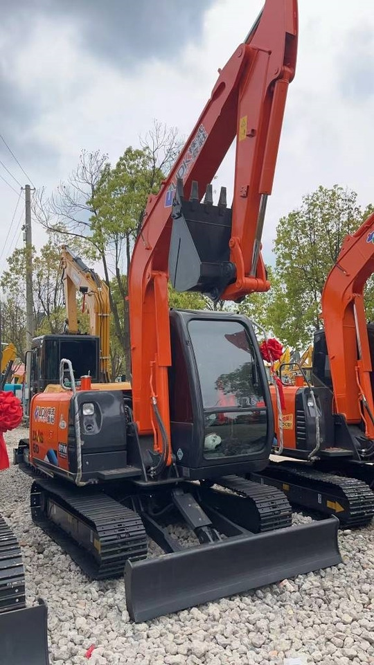 Hitachi Zaxis 60 - Miniexcavadora: foto 1 Hitachi Zaxis 60 - Miniexcavadora: foto 1