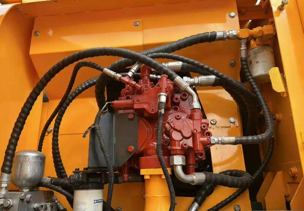 Hyundai 210W -9 - Excavadora de ruedas: foto 5 Hyundai 210W -9 - Excavadora de ruedas: foto 5