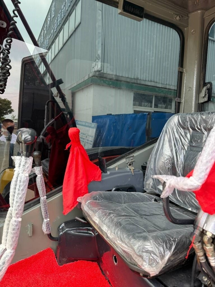 日立 ZX 55 - Excavadora de cadenas: foto 5 日立 ZX 55 - Excavadora de cadenas: foto 5