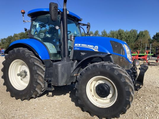 New Holland T7.210 - Tractor: foto 2 New Holland T7.210 - Tractor: foto 2