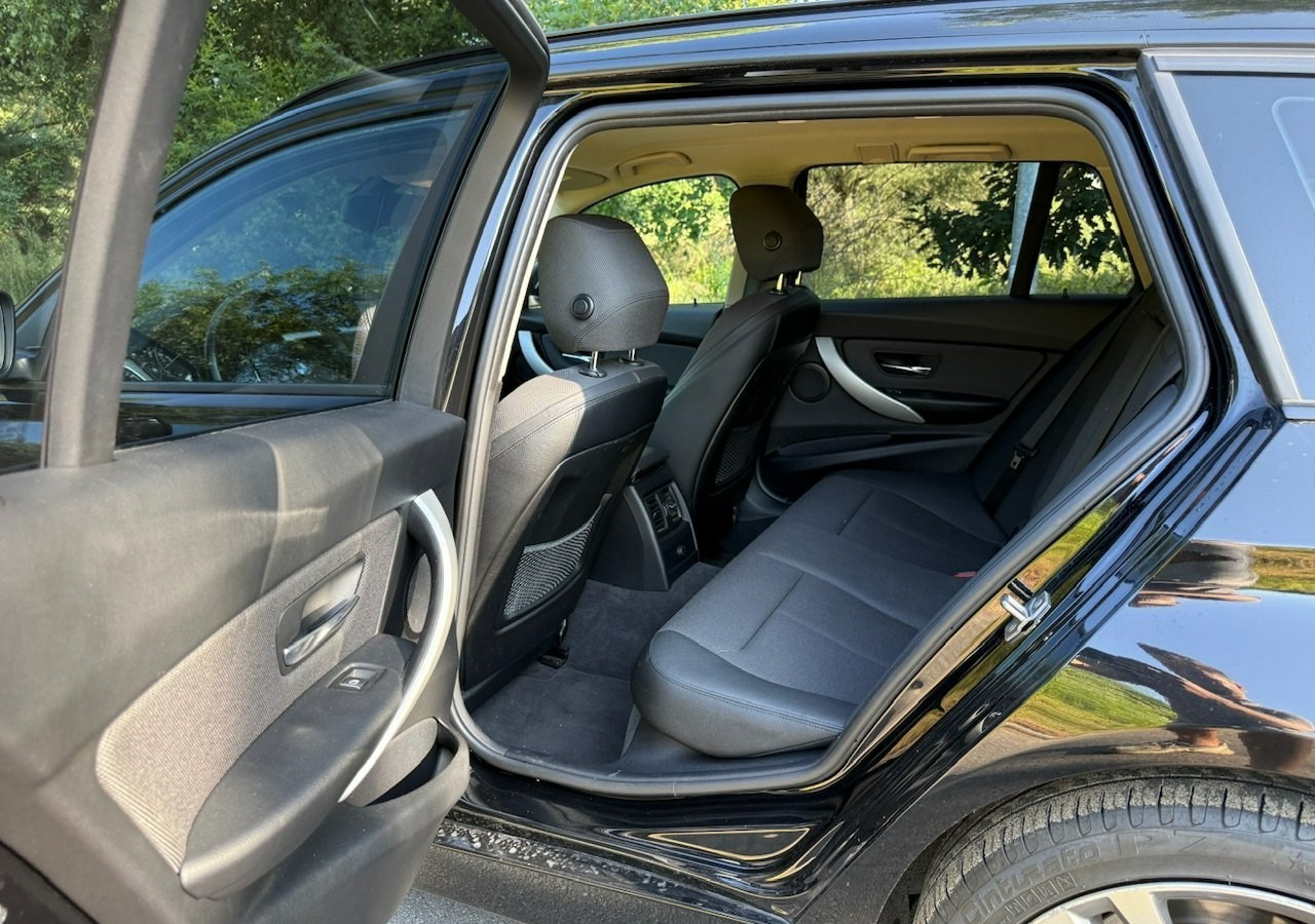 Coche familiar BMW SERIA 3 V (F30/F31/F34) BMW SERIA 3 318d 150KM Automat SportLine*AdaptiveLed*Navi*Półskóra*SerwisBMW* FV: foto 17
