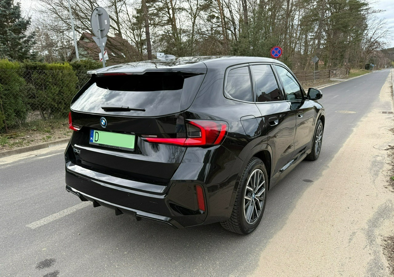 BMW X1 iX1 iX1 xDrive30 313KM M-Sport H/K Panorama AdaptiveLed Masaże Kam360 - Coche: foto 4 BMW X1 iX1 iX1 xDrive30 313KM M-Sport H/K Panorama AdaptiveLed Masaże Kam360 - Coche: foto 4