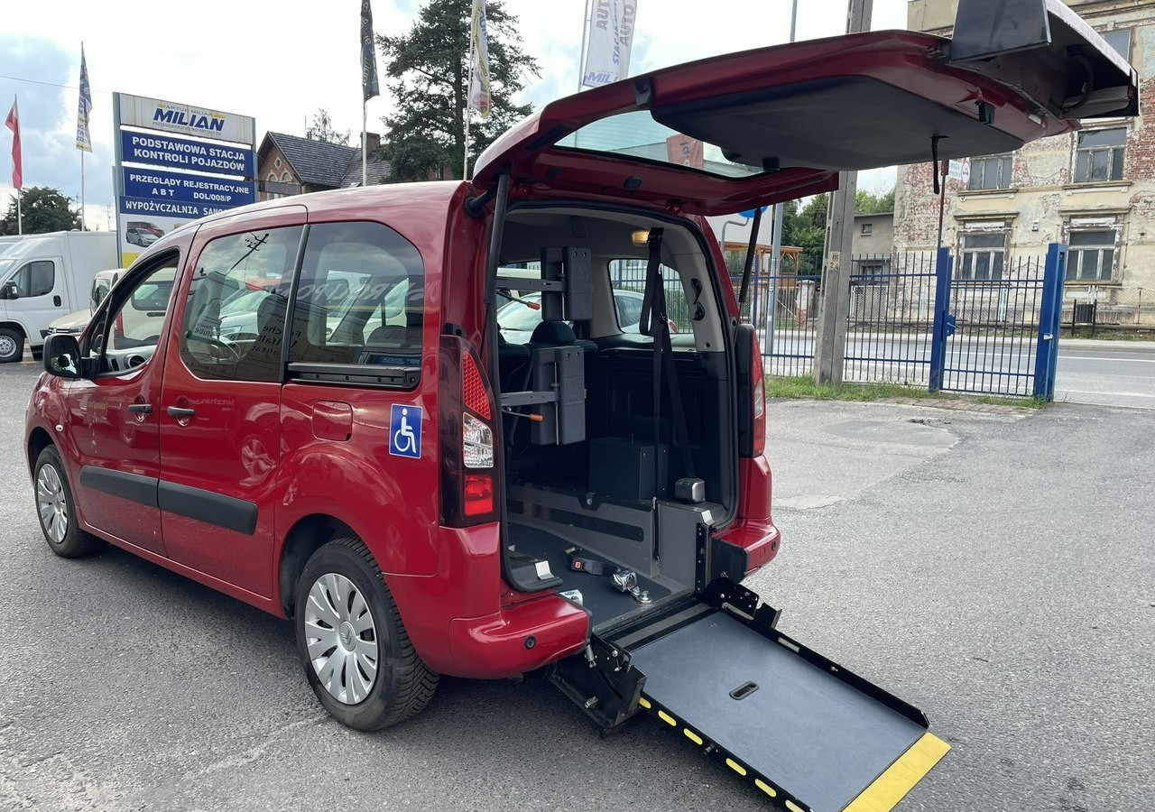 Citroen Berlingo II Berlingo 1.6 do przewozu Niepełnosprawnych inwalida rampa 2018 - Coche: foto 2 Citroen Berlingo II Berlingo 1.6 do przewozu Niepełnosprawnych inwalida rampa 2018 - Coche: foto 2