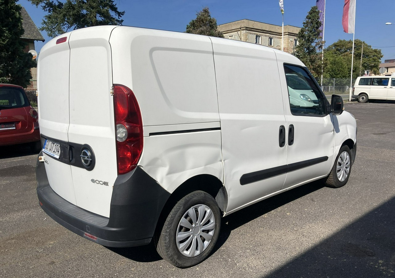 Leasing de  Fiat Doblo Fiat Doblo 1,3 jtd ECO Flex chłodnia do leków 2013 Fiat Doblo Fiat Doblo 1,3 jtd ECO Flex chłodnia do leków 2013: foto 6