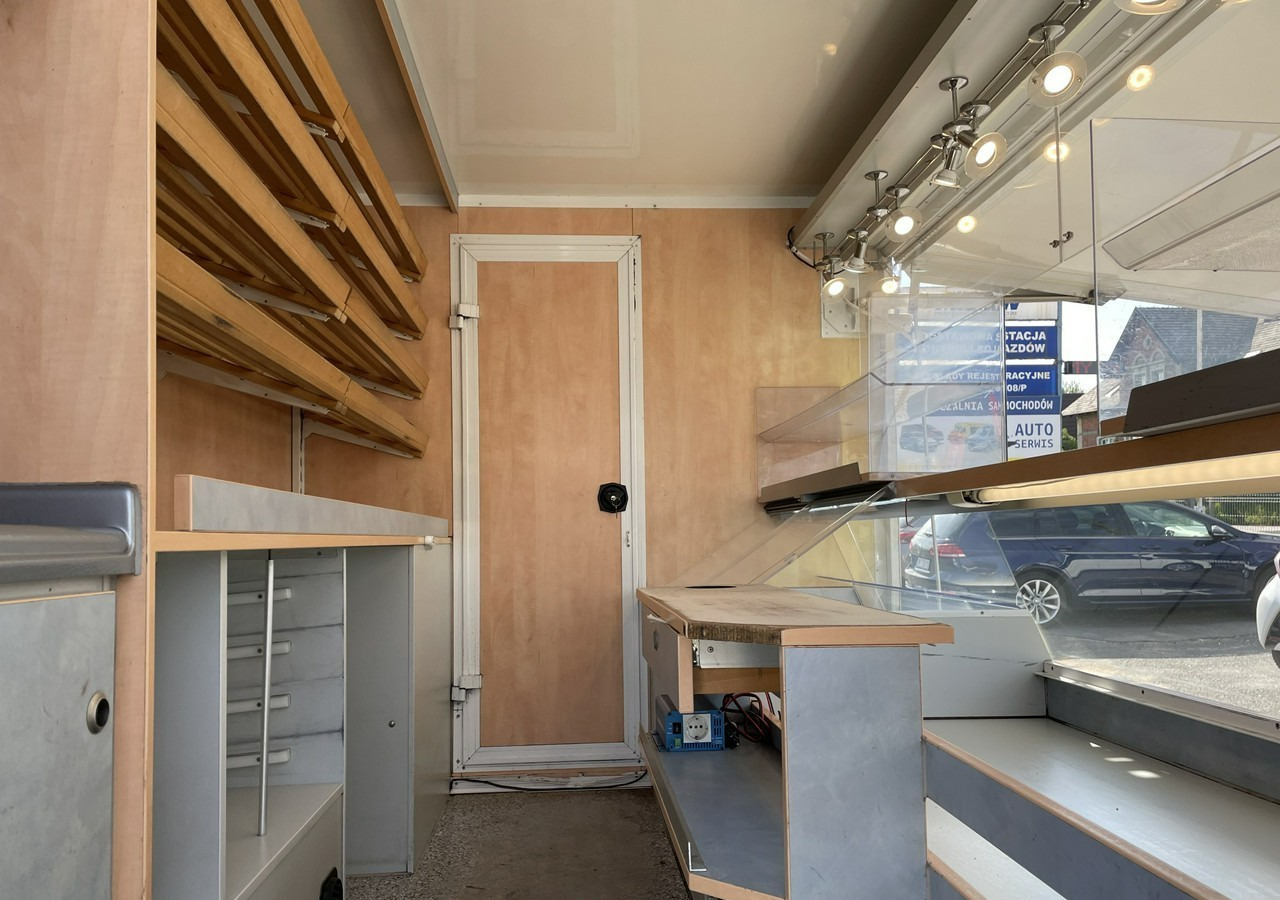 Fiat Ducato Ducato Autosklep pieczy Sklep Gastronomiczny Food Truck Foodtruck 20 - Camión tienda: foto 2 Fiat Ducato Ducato Autosklep pieczy Sklep Gastronomiczny Food Truck Foodtruck 20 - Camión tienda: foto 2