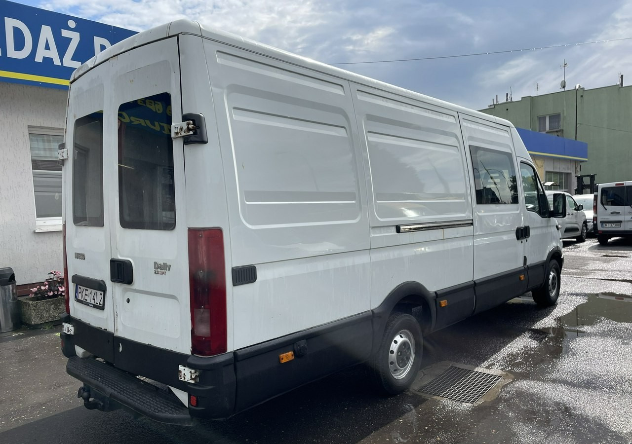 Iveco Iveco Daily 35S14 Maxi Brygadówka dokka doka 7-osobowy - Furgoneta combi: foto 5 Iveco Iveco Daily 35S14 Maxi Brygadówka dokka doka 7-osobowy - Furgoneta combi: foto 5