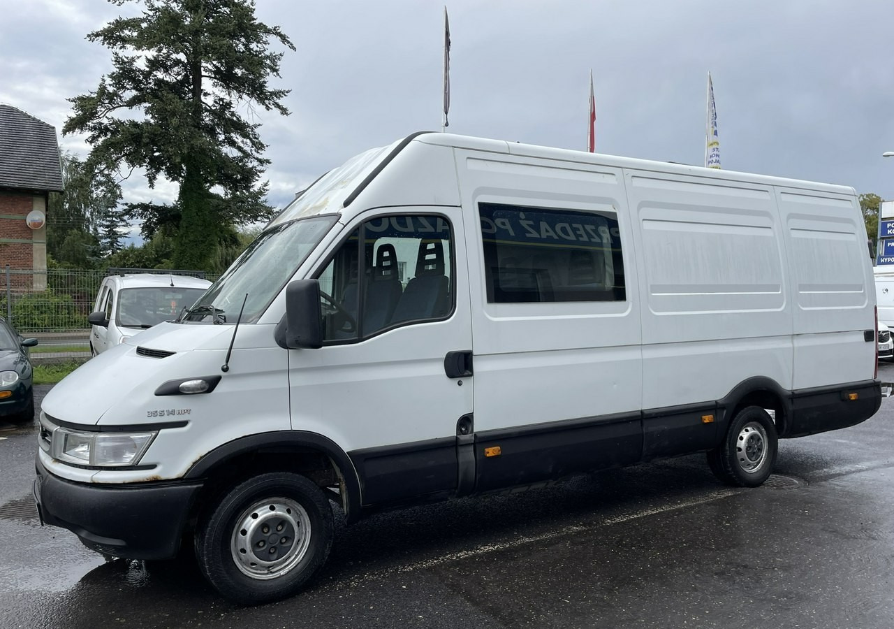 Iveco Iveco Daily 35S14 Maxi Brygadówka dokka doka 7-osobowy - Furgoneta combi: foto 1 Iveco Iveco Daily 35S14 Maxi Brygadówka dokka doka 7-osobowy - Furgoneta combi: foto 1