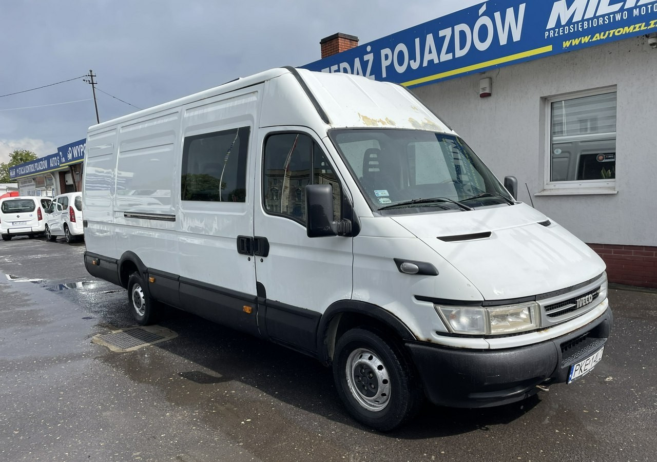 Iveco Iveco Daily 35S14 Maxi Brygadówka dokka doka 7-osobowy - Furgoneta combi: foto 2 Iveco Iveco Daily 35S14 Maxi Brygadówka dokka doka 7-osobowy - Furgoneta combi: foto 2