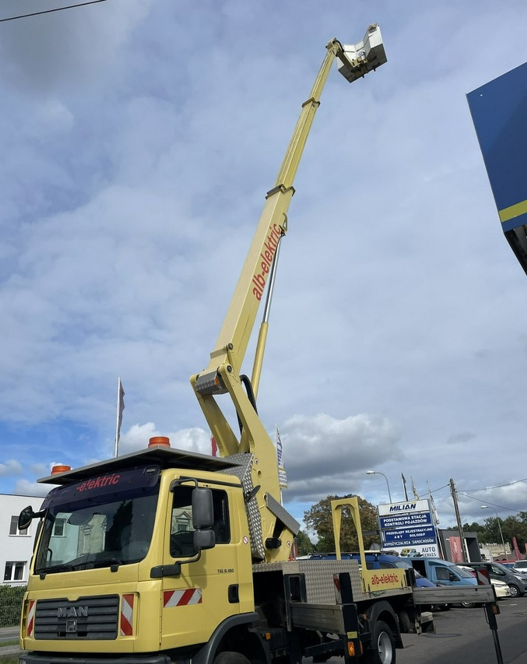 MAN Inny MAN Man TGL 8.180 Podnośnik koszowy 27m RUTHMANN T270 Zwyżka 2008 - Camión con plataforma elevadora: foto 3 MAN Inny MAN Man TGL 8.180 Podnośnik koszowy 27m RUTHMANN T270 Zwyżka 2008 - Camión con plataforma elevadora: foto 3