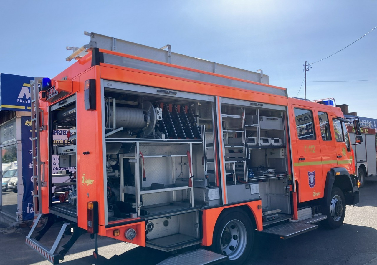 MAN MAN 15,250 Straż pożarna gaśnicza 9-osobowa 4X4 Wóz strażacki MAN 15,250 Straż pożarna gaśnicza 9-osobowa 4X4 Wóz strażacki - Camión de bomberos: foto 1 MAN MAN 15,250 Straż pożarna gaśnicza 9-osobowa 4X4 Wóz strażacki MAN 15,250 Straż pożarna gaśnicza 9-osobowa 4X4 Wóz strażacki - Camión de bomberos: foto 1