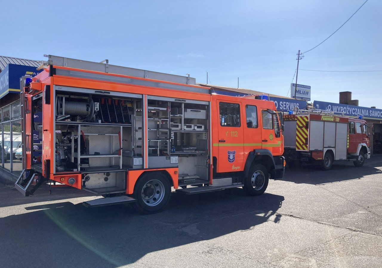 MAN MAN 15,250 Straż pożarna gaśnicza 9-osobowa 4X4 Wóz strażacki MAN 15,250 Straż pożarna gaśnicza 9-osobowa 4X4 Wóz strażacki - Camión de bomberos: foto 5 MAN MAN 15,250 Straż pożarna gaśnicza 9-osobowa 4X4 Wóz strażacki MAN 15,250 Straż pożarna gaśnicza 9-osobowa 4X4 Wóz strażacki - Camión de bomberos: foto 5
