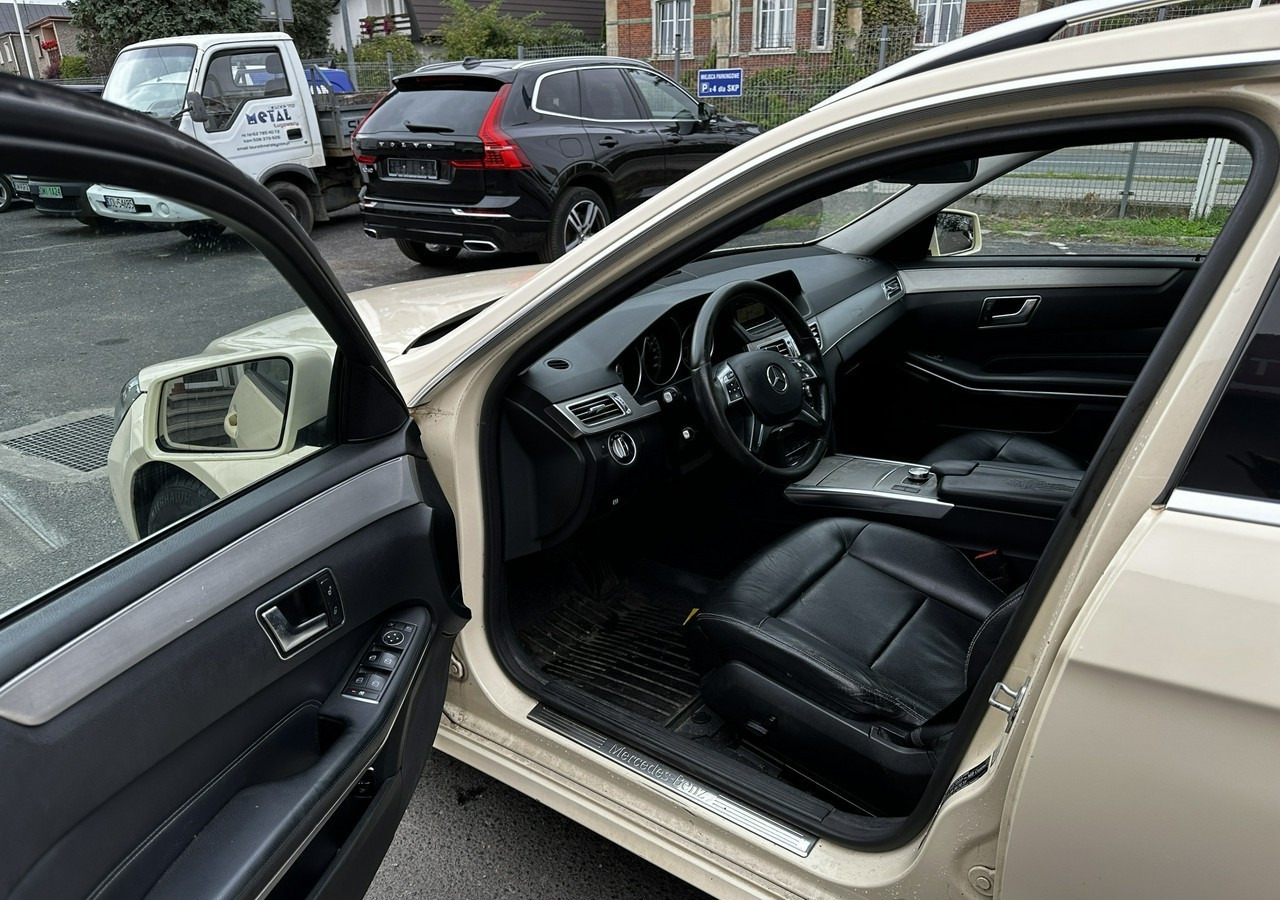Coche Mercedes-Benz Klasa E W212 E200 CDI Bluetec 7G-tronie 2015 LIFT Skóra FullLed ELEGANCE: foto 10
