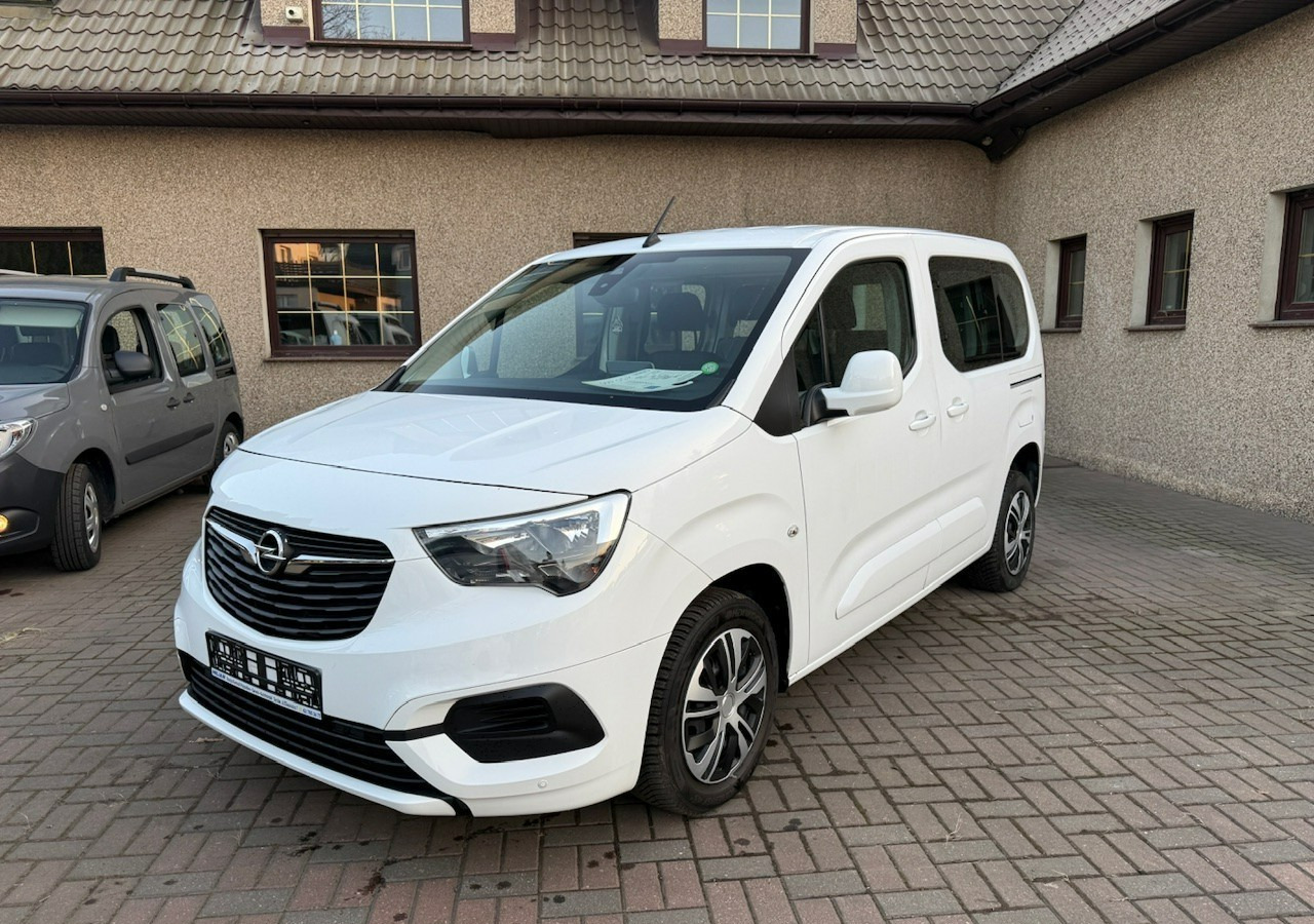 Opel Combo IV Combo Life Combo do przewozu Niepełnosprawnych inwalida rampa Model 2021 - Coche: foto 3 Opel Combo IV Combo Life Combo do przewozu Niepełnosprawnych inwalida rampa Model 2021 - Coche: foto 3