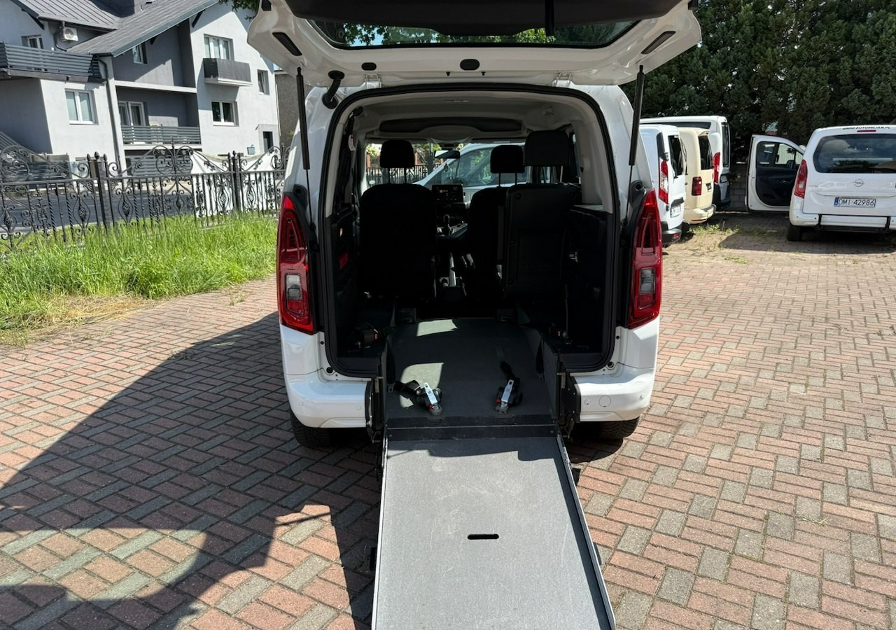 Opel Combo IV Combo Life Combo do przewozu Niepełnosprawnych inwalida rampa Model 2021 - Coche: foto 2 Opel Combo IV Combo Life Combo do przewozu Niepełnosprawnych inwalida rampa Model 2021 - Coche: foto 2