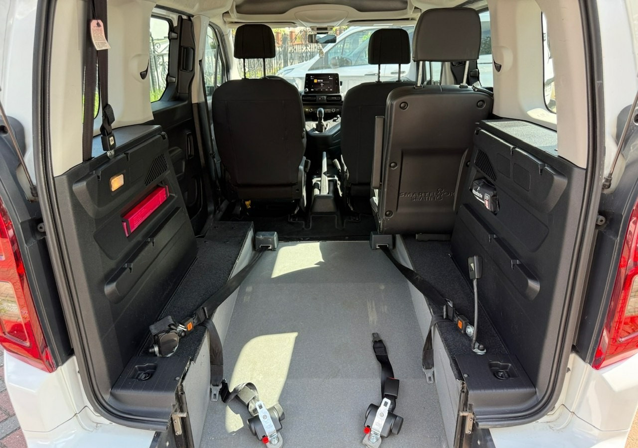 Opel Combo IV Combo Life Combo do przewozu Niepełnosprawnych inwalida rampa Model 2021 - Coche: foto 4 Opel Combo IV Combo Life Combo do przewozu Niepełnosprawnych inwalida rampa Model 2021 - Coche: foto 4