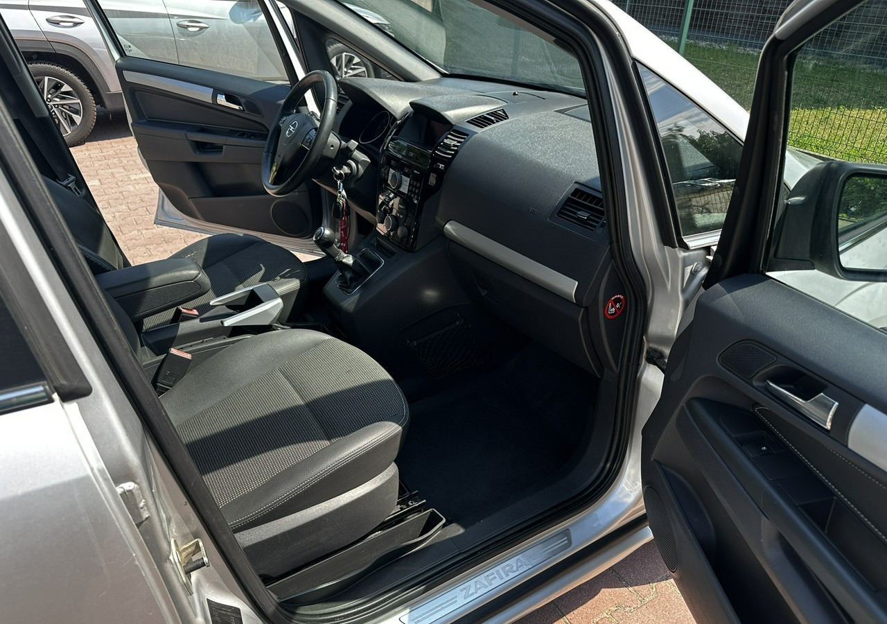 Opel Zafira B Opel Zafira do przewozu osób Niepełnosprawnych inwalida rampa - Coche: foto 4 Opel Zafira B Opel Zafira do przewozu osób Niepełnosprawnych inwalida rampa - Coche: foto 4