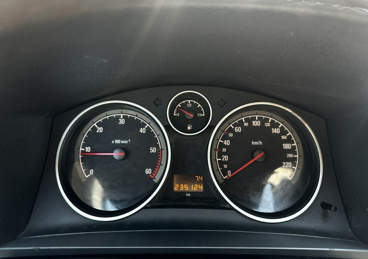 Opel Zafira B Opel Zafira do przewozu osób Niepełnosprawnych inwalida rampa - Coche: foto 5 Opel Zafira B Opel Zafira do przewozu osób Niepełnosprawnych inwalida rampa - Coche: foto 5