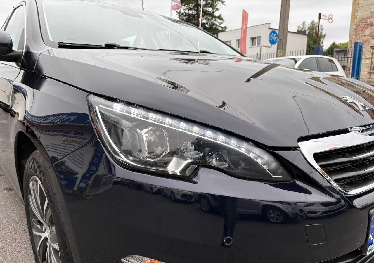 Hatchback Peugeot 308 II Peugeot 308 HB 1.6HDI 85tkm FullLed Navi Klima 2016: foto 10
