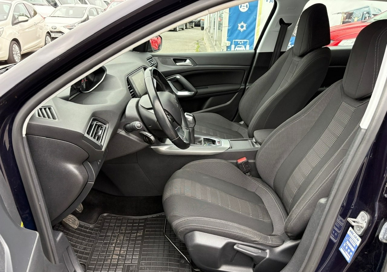 Hatchback Peugeot 308 II Peugeot 308 HB 1.6HDI 85tkm FullLed Navi Klima 2016: foto 15