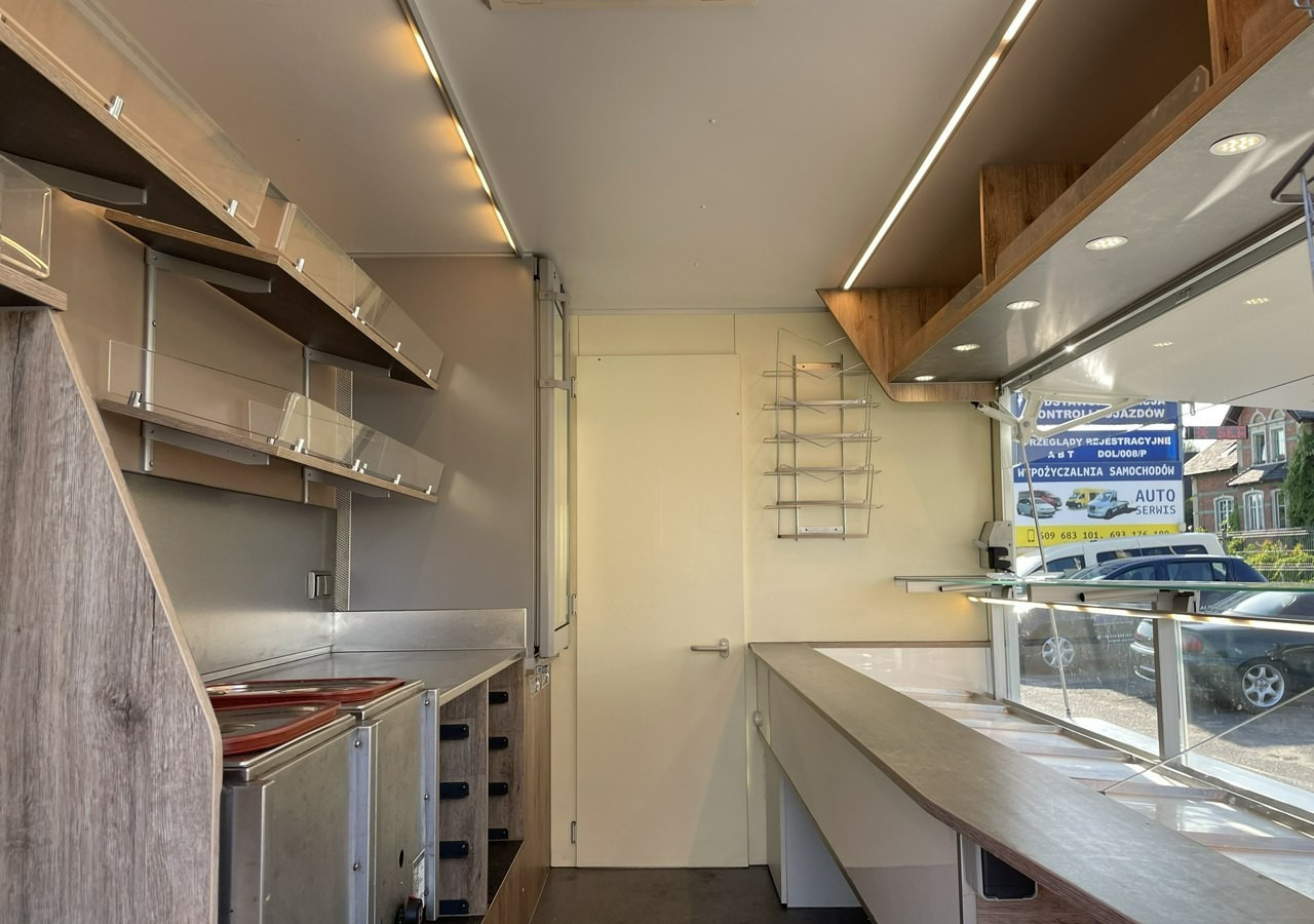 Renault Master Autosklep Sklep Gastronomiczny Food Truck Foodtruck 87tkm Borco 2017 - Camión tienda: foto 3 Renault Master Autosklep Sklep Gastronomiczny Food Truck Foodtruck 87tkm Borco 2017 - Camión tienda: foto 3