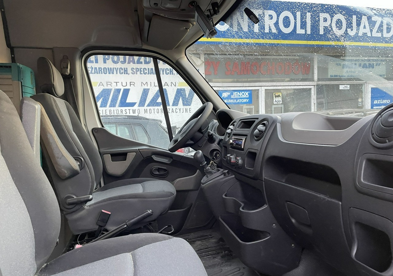 Foto del interior 1: Camión tienda Renault Master Autosklep Wędlin Gastronomiczny Food Truck Foodtruck sklep BORCO 201