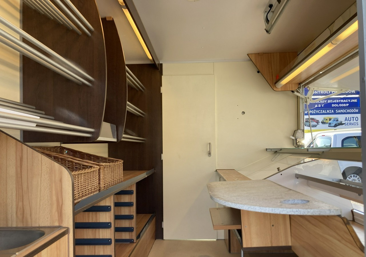 Renault Master Autosklep pieczyw Gastronomiczny Food Truck Foodtruck sklep Borco 20 - Camión tienda: foto 4 Renault Master Autosklep pieczyw Gastronomiczny Food Truck Foodtruck sklep Borco 20 - Camión tienda: foto 4