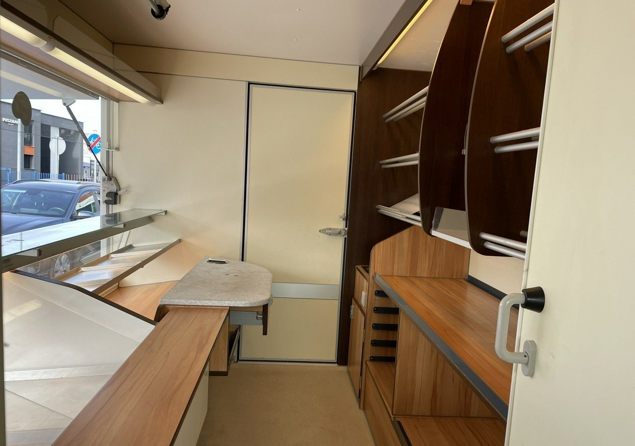 Camión tienda Renault Master Autosklep pieczyw Sklep Gastronomiczny Food Truck Foodtruck Borco 20: foto 12