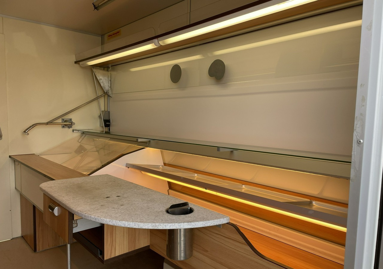Camión tienda Renault Master Autosklep pieczyw Sklep Gastronomiczny Food Truck Foodtruck Borco 20: foto 18