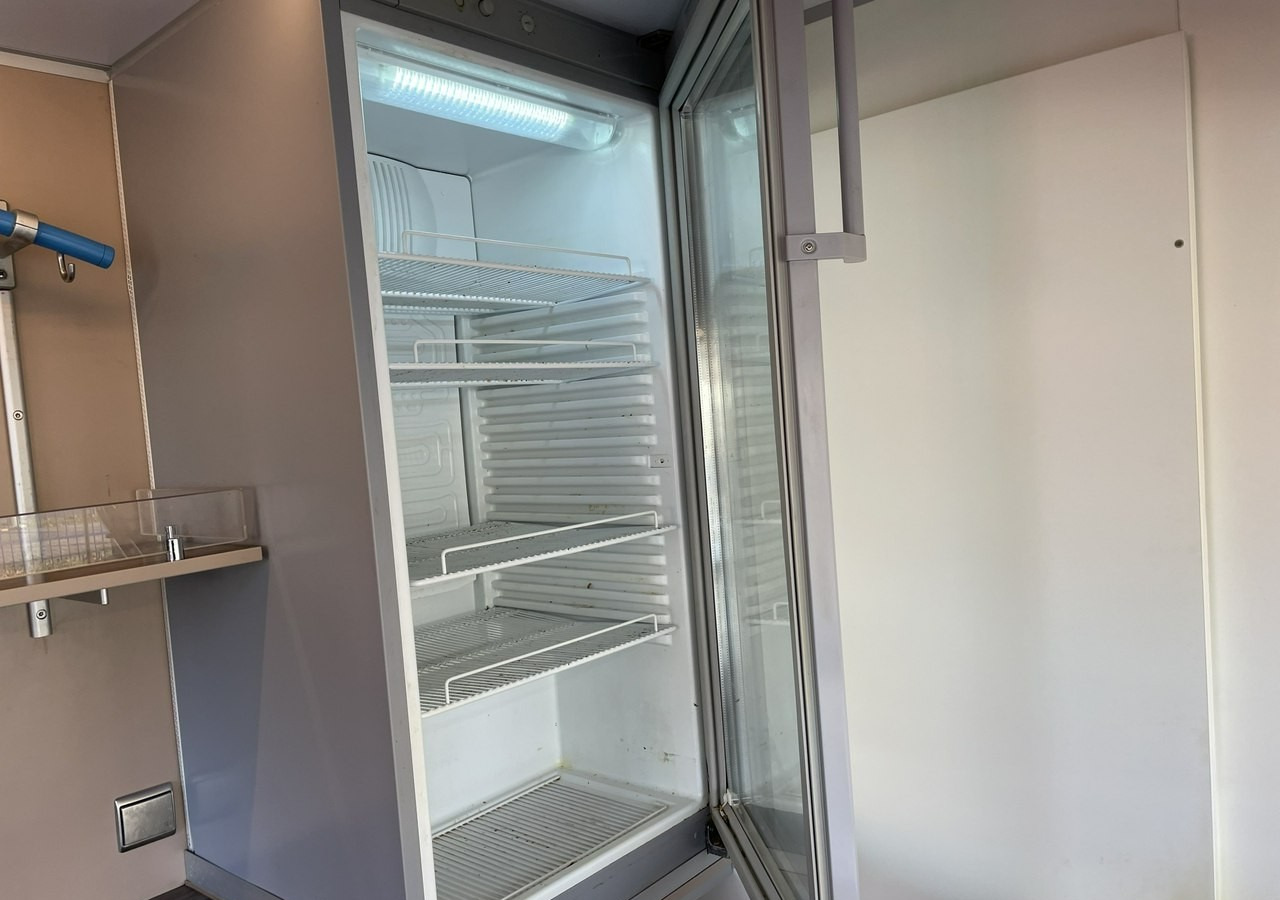 Camión tienda Renault Master Autosklep wędlin Gastronomiczny Food Truck Foodtruck Sklep Borco 201: foto 19 Camión tienda Renault Master Autosklep wędlin Gastronomiczny Food Truck Foodtruck Sklep Borco 201: foto 19