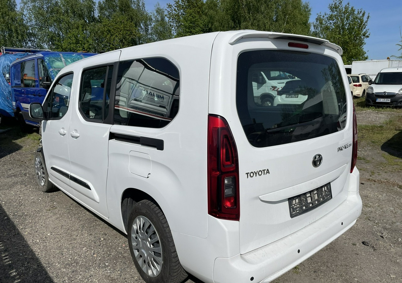 Toyota ProAce Proace City Verso Toyota Proace City Verso Long 1.5 D-4D Business 2021Salon - Coche: foto 1 Toyota ProAce Proace City Verso Toyota Proace City Verso Long 1.5 D-4D Business 2021Salon - Coche: foto 1