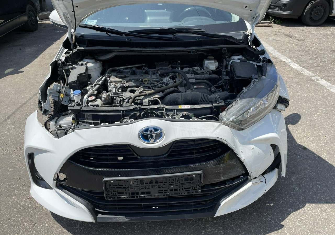 Hatchback Toyota Yaris IV Toyota Yaris Hybrid 1.5 Active Salon PL 2023 FV 23%: foto 8
