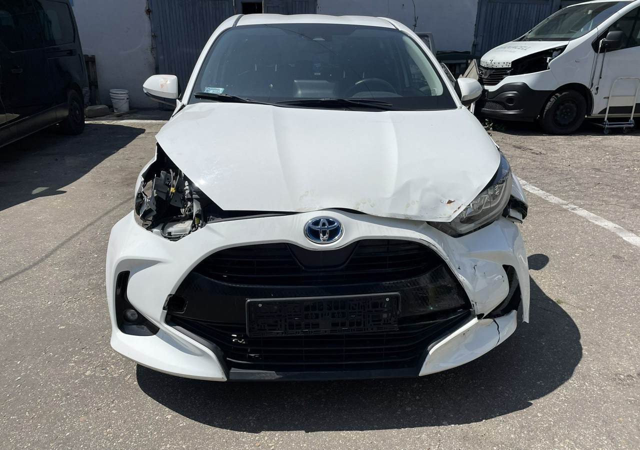 Hatchback Toyota Yaris IV Toyota Yaris Hybrid 1.5 Active Salon PL 2023 FV 23%: foto 7