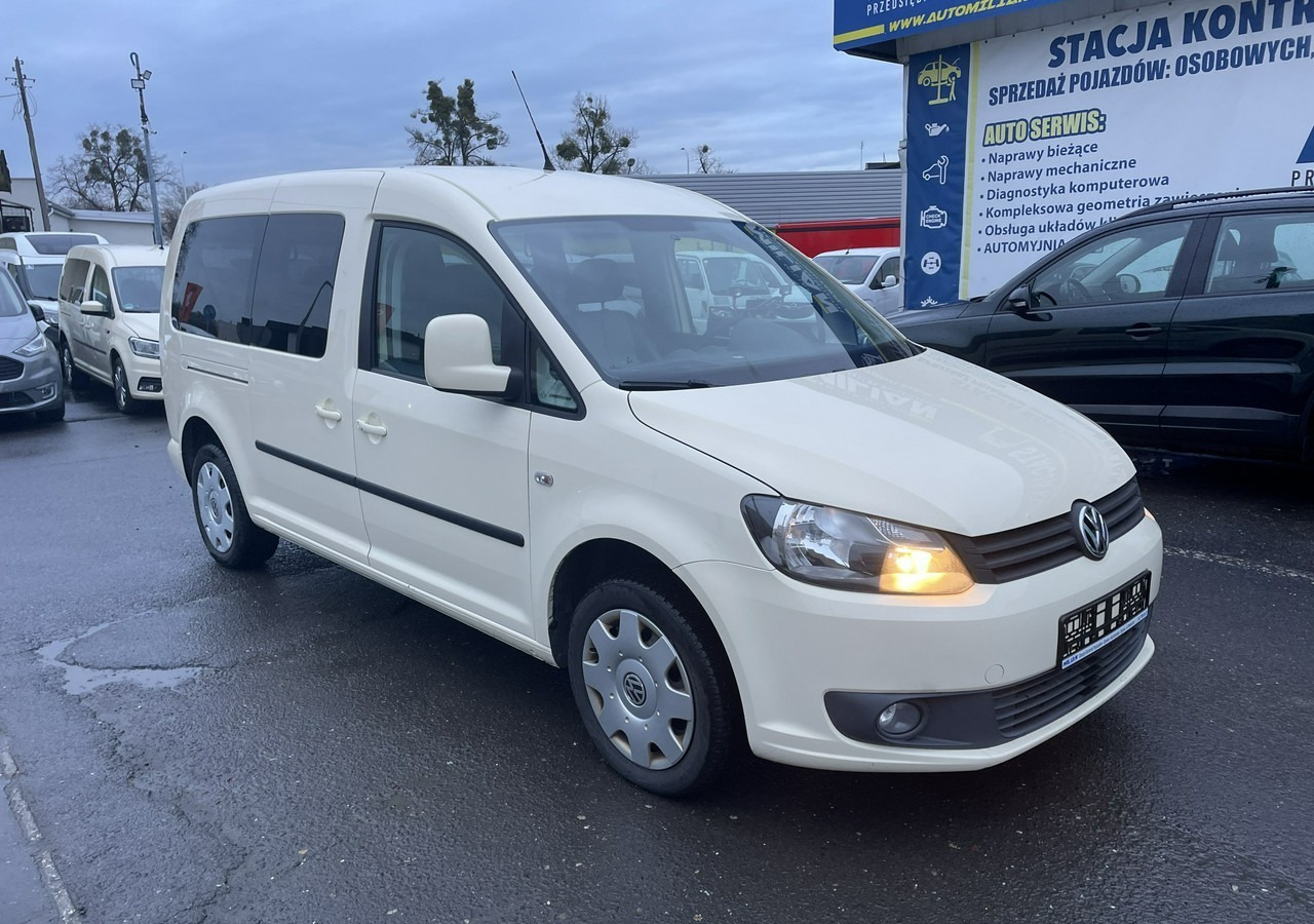 Volkswagen Caddy III Caddy 1.6 TDI dla Niepełnosprawnych inwalida rampa 2013 - Furgoneta de pasajeros: foto 3 Volkswagen Caddy III Caddy 1.6 TDI dla Niepełnosprawnych inwalida rampa 2013 - Furgoneta de pasajeros: foto 3