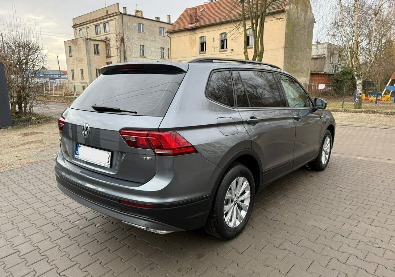 Volkswagen Tiguan II 1,4TSI 150KM 65tyśkm 7osobowy Comfort Tempomat ACC Klima Alu 2018 - SUV/ Todoterreno: foto 4 Volkswagen Tiguan II 1,4TSI 150KM 65tyśkm 7osobowy Comfort Tempomat ACC Klima Alu 2018 - SUV/ Todoterreno: foto 4