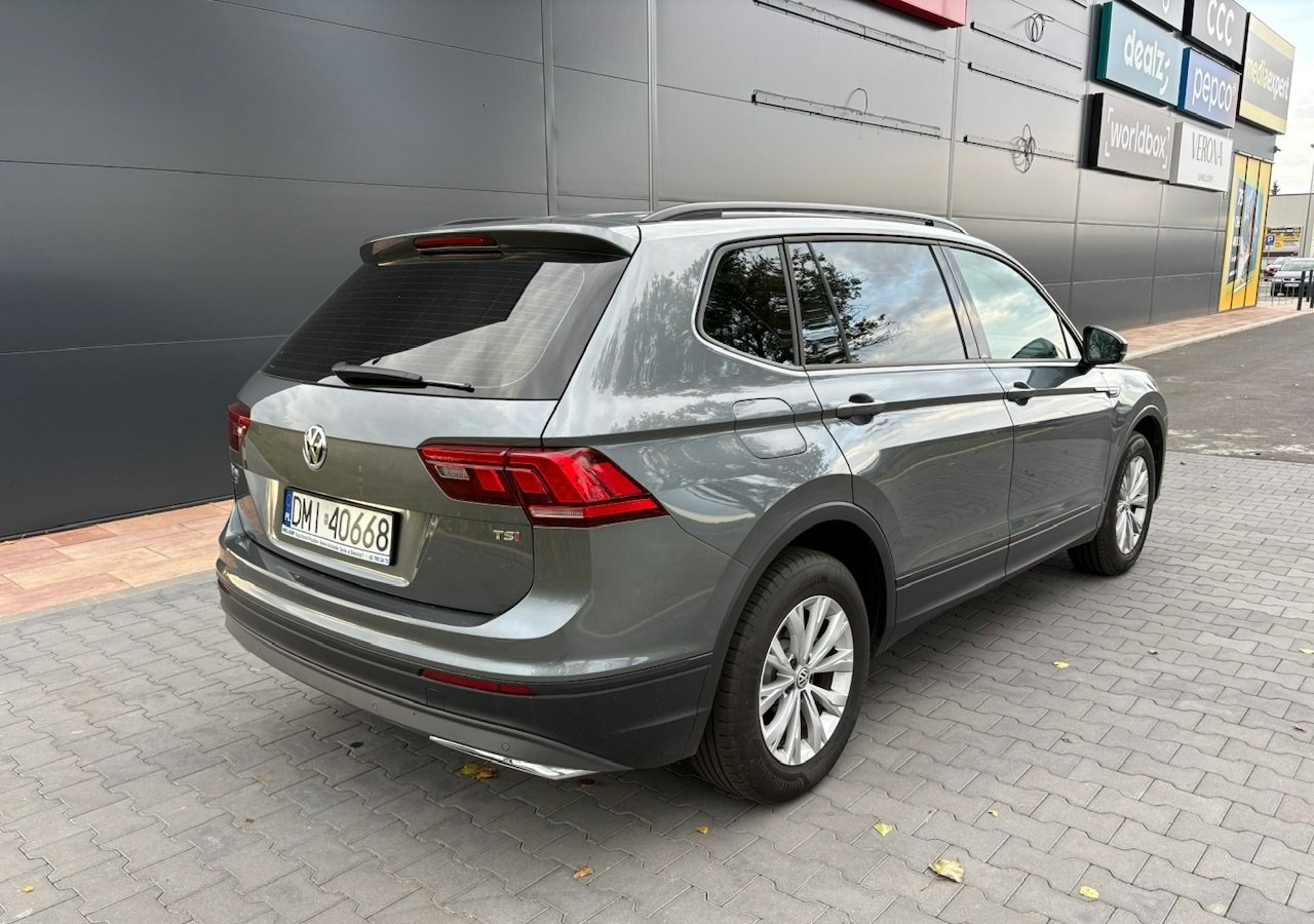 Volkswagen Tiguan II 1,4TSI 150KM 65tyśkm 7osobowy Comfort Tempomat ACC Klima Alu 2018 - SUV/ Todoterreno: foto 4 Volkswagen Tiguan II 1,4TSI 150KM 65tyśkm 7osobowy Comfort Tempomat ACC Klima Alu 2018 - SUV/ Todoterreno: foto 4